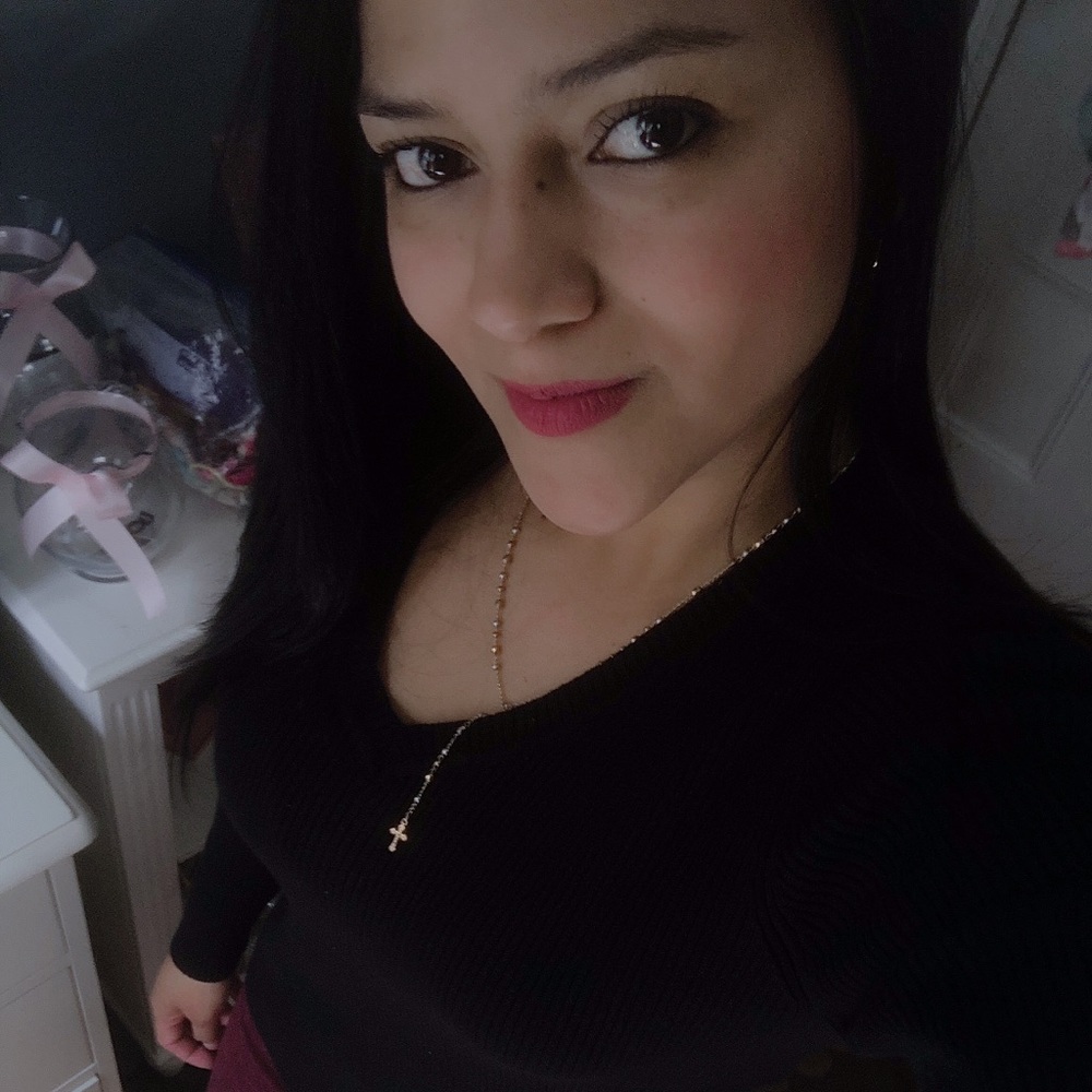 Meet your Posher, Claudia